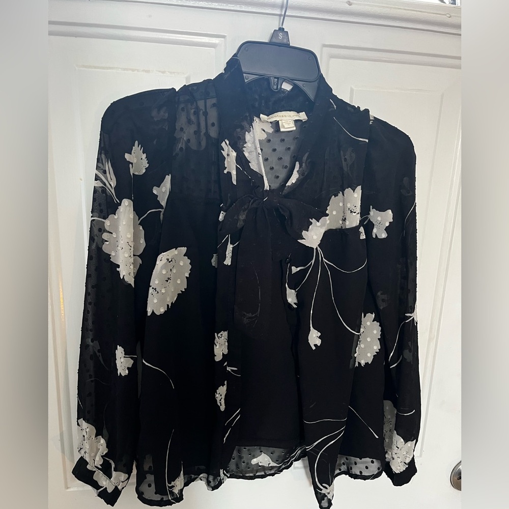 Monteau Black and White Floral Blouse